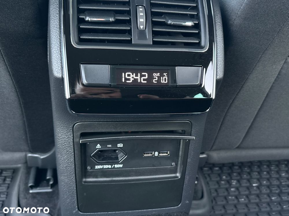 Skoda Superb 2.0 TDI DSG Premium Edition - 24