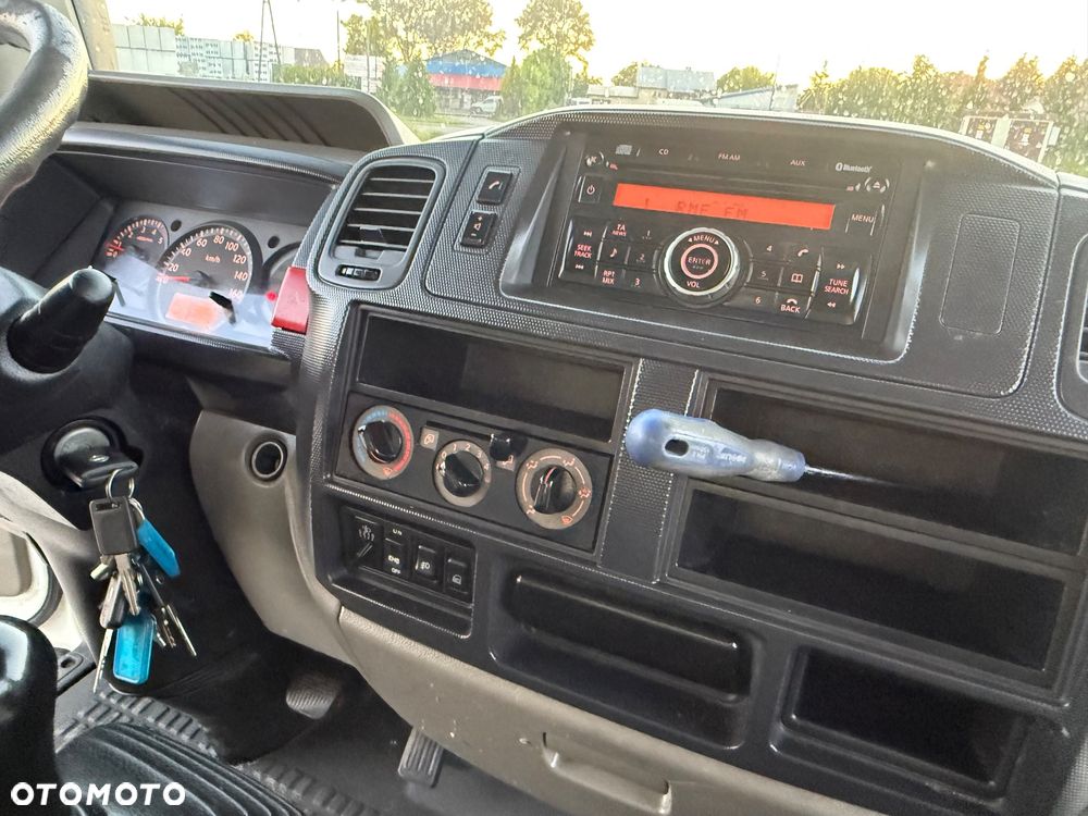Nissan CABSTAR  2.5  DRABINA - PODAJNIK BOCKER DEKARSKO - MEBLOWY  WYSOKOŚĆ 26 M - 30