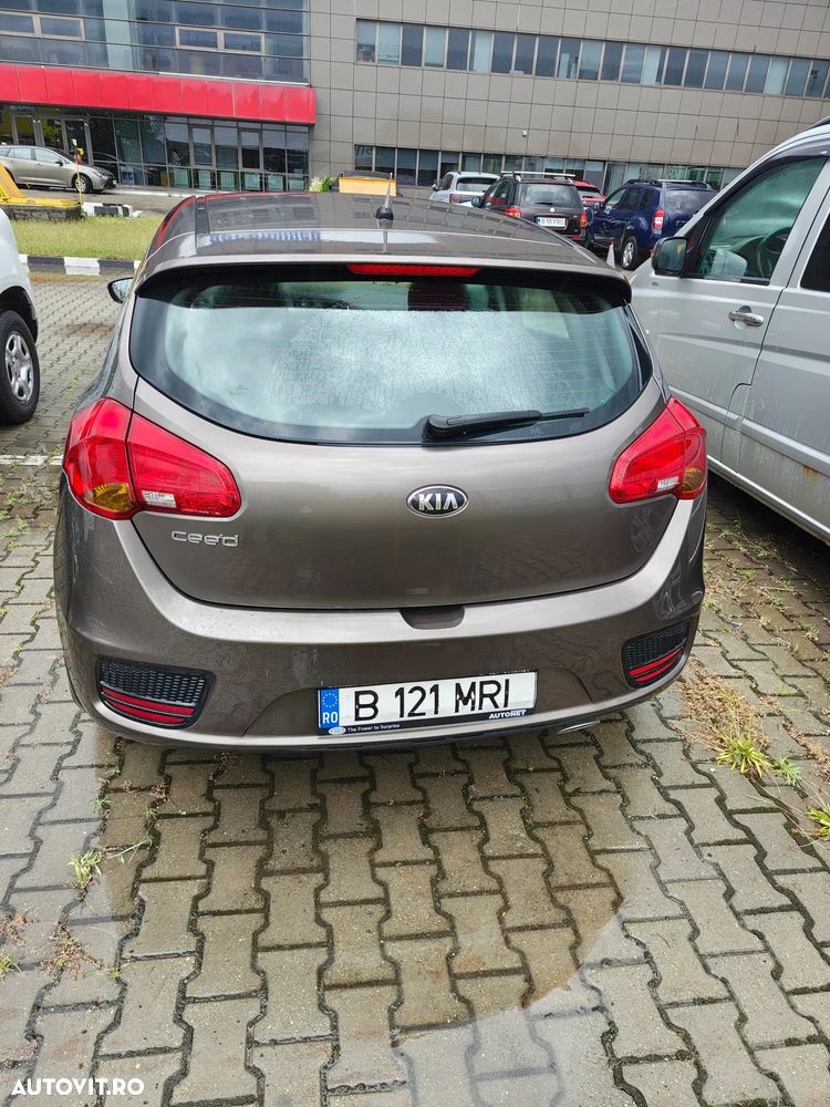 Kia Ceed - 4