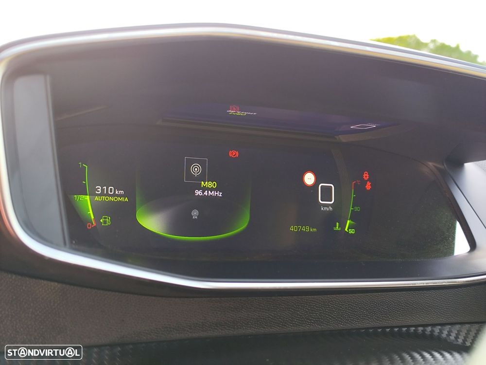 Peugeot 2008 1.2 PureTech Allure Pack - 18