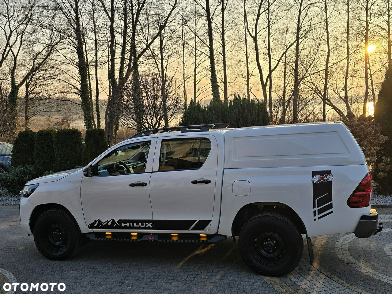 Toyota Hilux - 11
