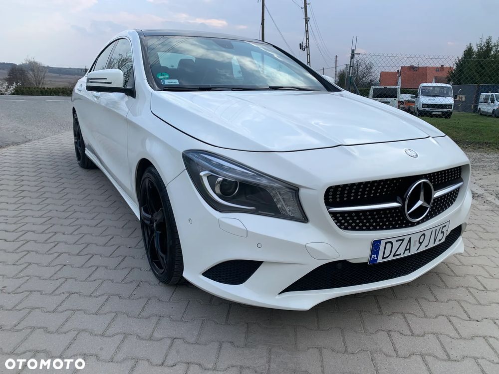 Mercedes-Benz CLA 200 Urban - 12
