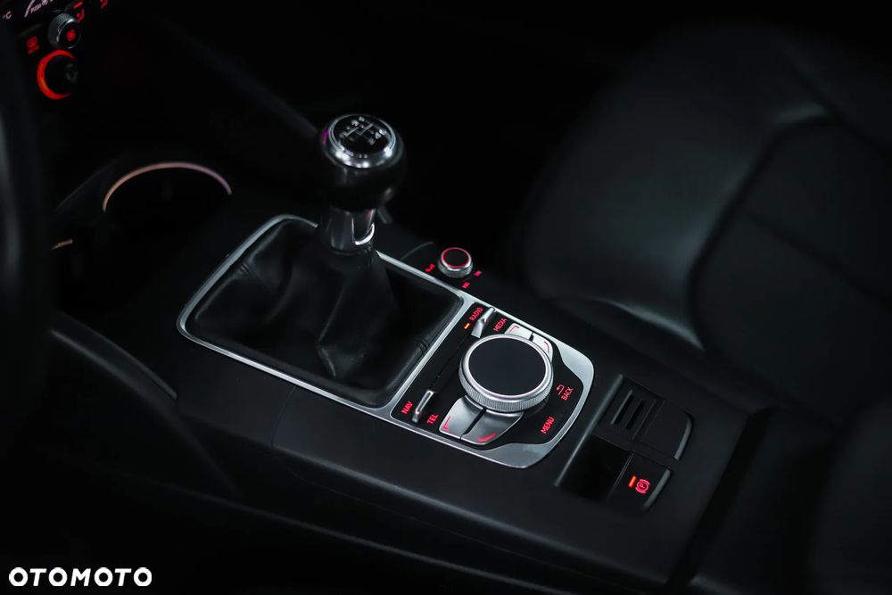 Audi A3 Sportback 1.6 TDI Ambiente - 13