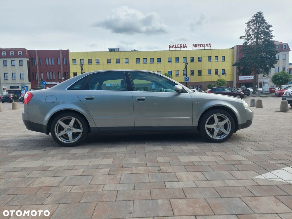 Audi A4 Limousine - 6