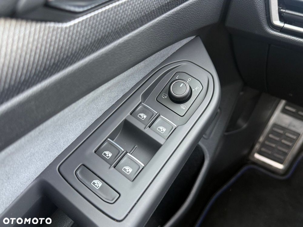 Volkswagen Golf - 23