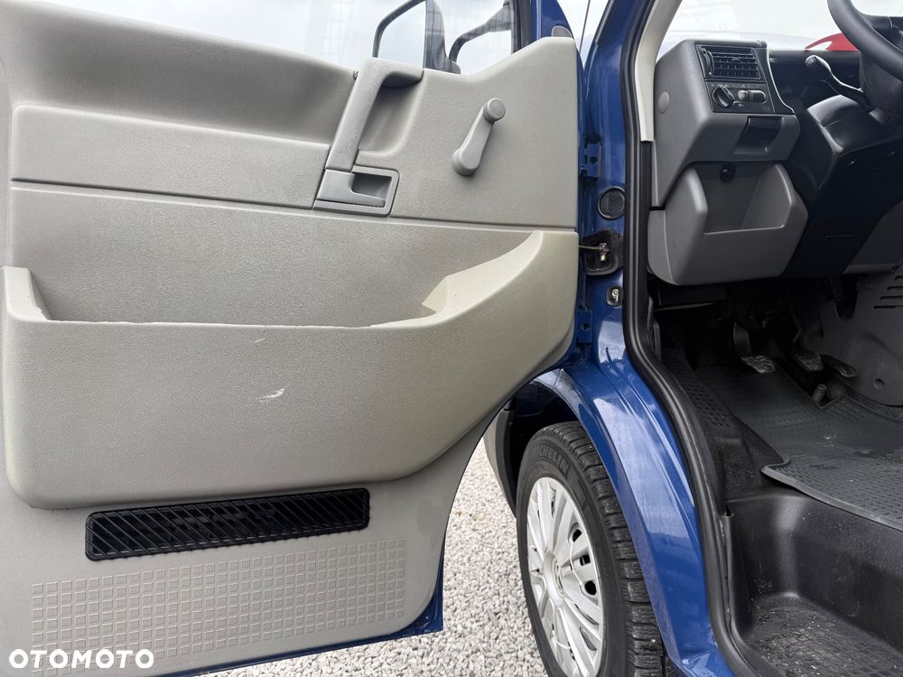 Volkswagen Transporter - 24