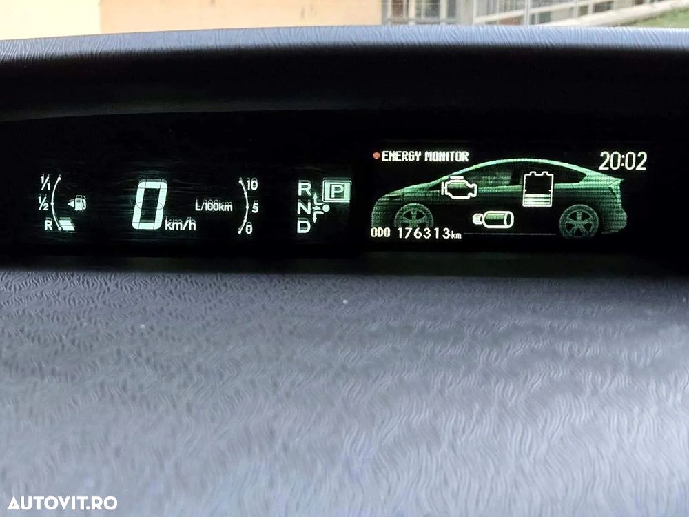 Toyota Prius (Hybrid) Comfort - 5