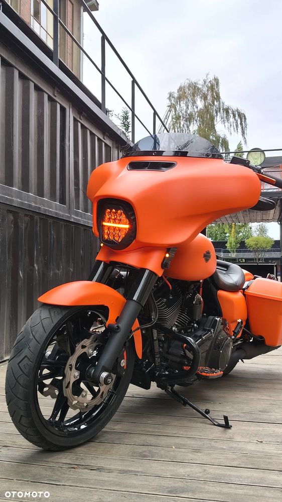 Harley-Davidson Touring Street Glide - 19