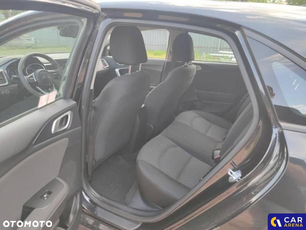 Kia Ceed - 12