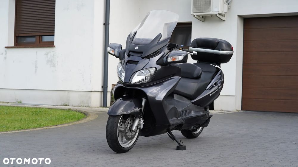 Suzuki Burgman - 10