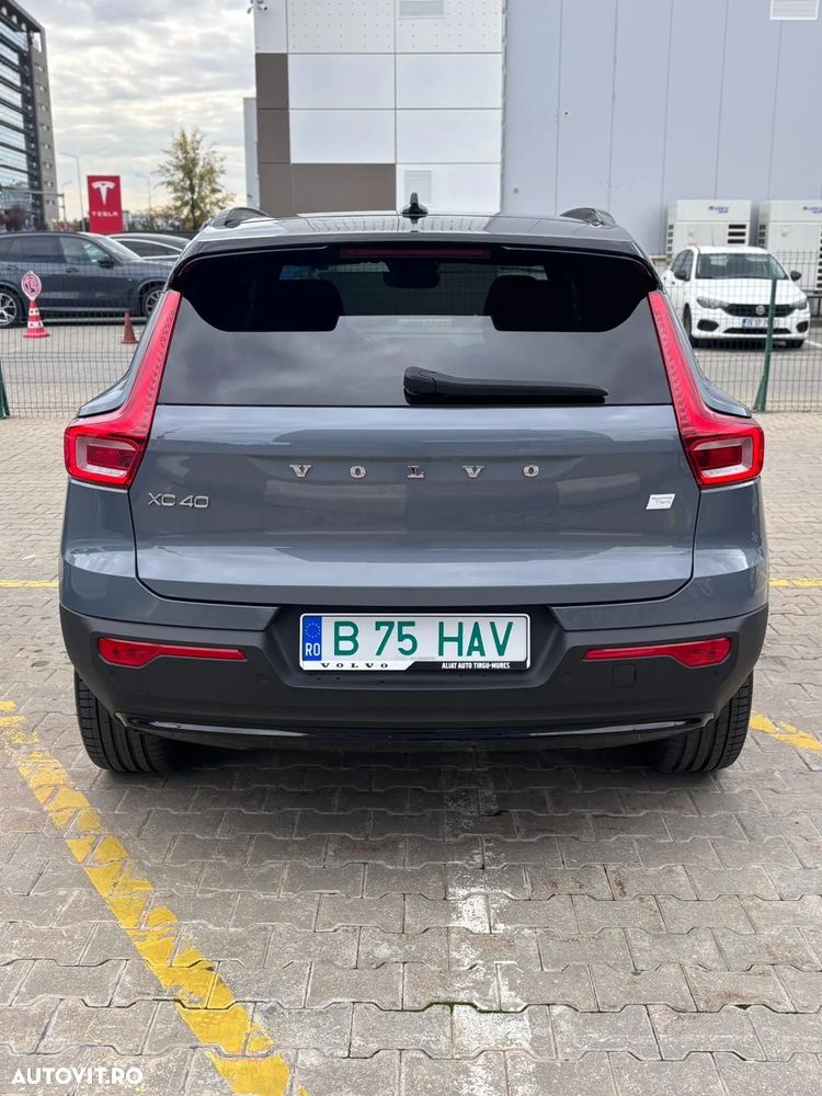 Volvo XC 40 Recharge Twin Motor AWD Plus - 2