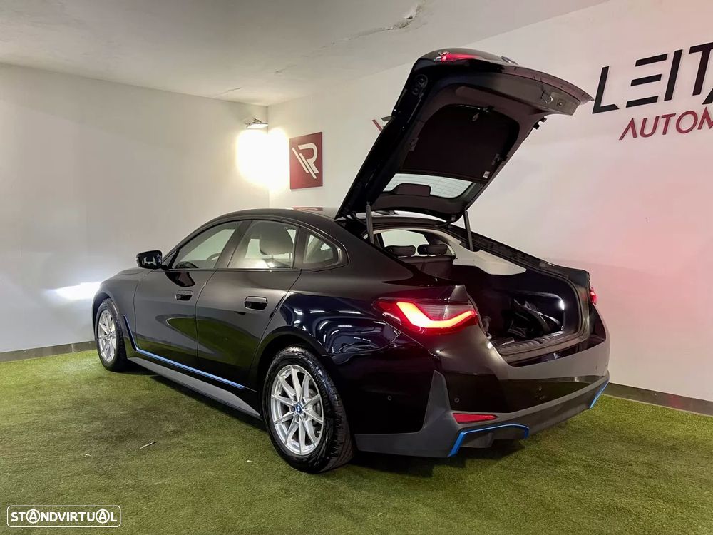 BMW i4 eDrive40 - 43