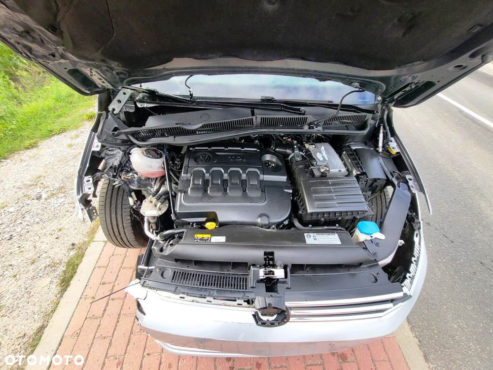 Volkswagen Touran 1.6 TDI SCR (BlueMotion Technology) Comfortline - 16