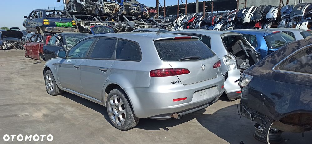 Alfa 159 Kombi 1,9 jtdm skrzynia manualna 6 biegów srebrna - 3