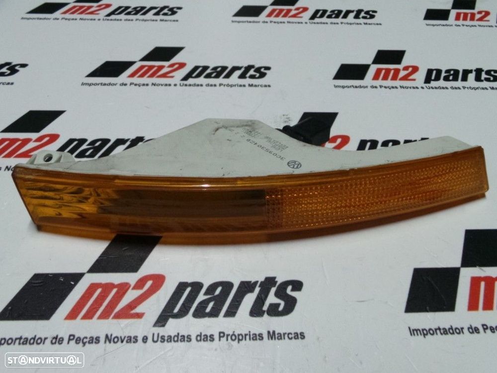 Pisca P/ Choques Direito/Frente Seminovo/ Original VW Passat 3C0953042D - 1
