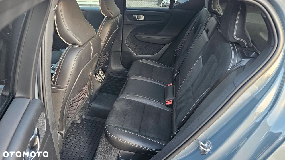 Volvo XC 40 B4 B AWD Geartronic RDesign - 21