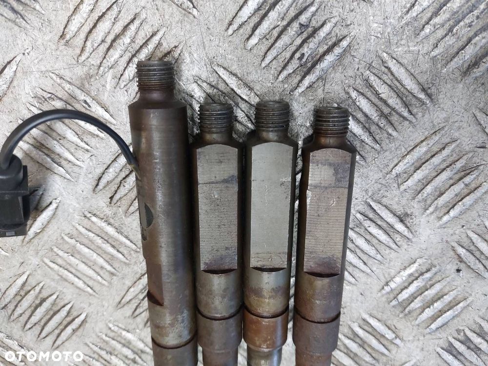 WTRYSK WTRYSKIWACZ KOMPLET VOLVO V40 S40 I LIFT 1.9 DI 7700875035 - 3