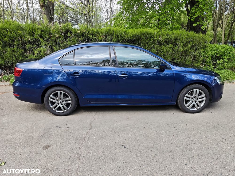 Volkswagen Jetta - 5