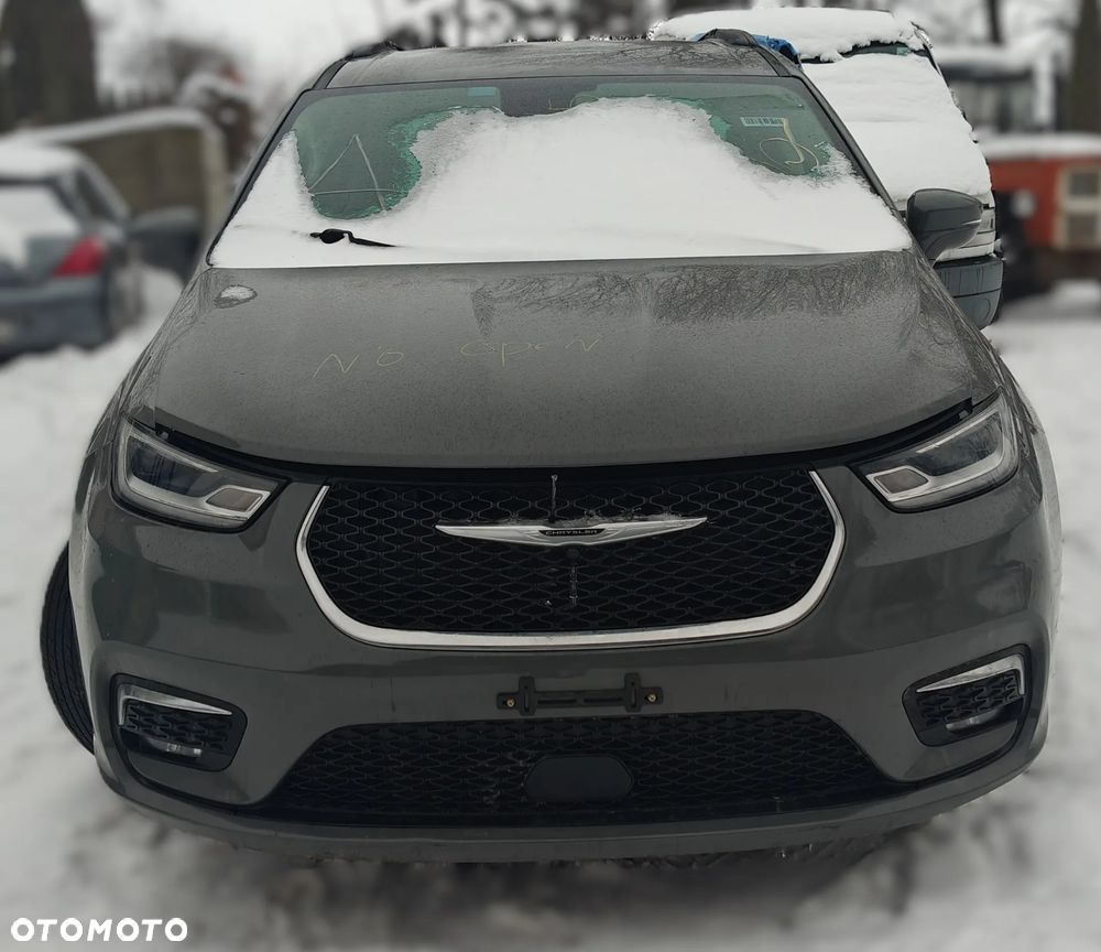 Chrysler Pacifica - 1