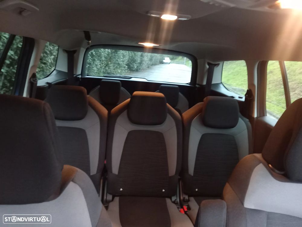 Citroën C4 Grand Picasso 1.6 e-HDi Intensive ETG6 J17 - 30