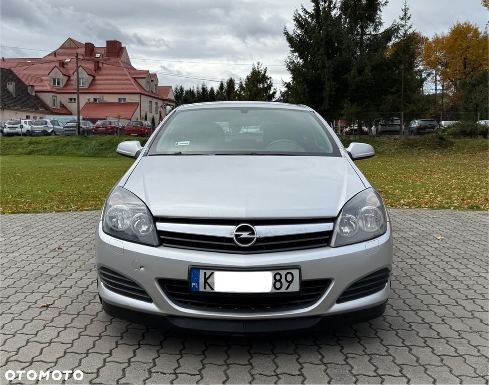 Opel Astra III GTC 1.8 Cosmo - 3