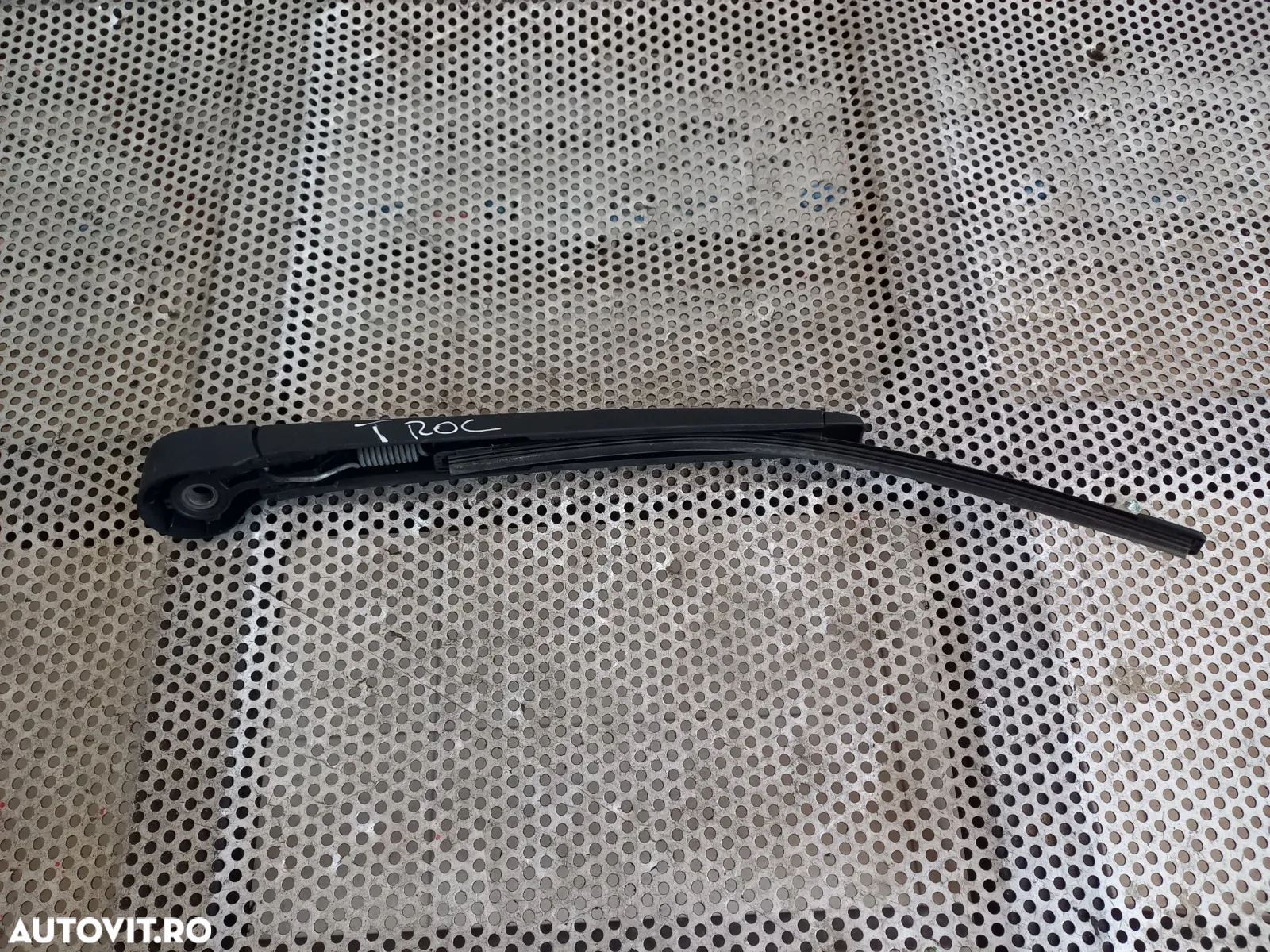 Brat Stergator Spate Luneta Haion Hayon Vw T Roc T-Roc An 2017-2018-2019-2020-2021-2022-2023 - Dezm - 2