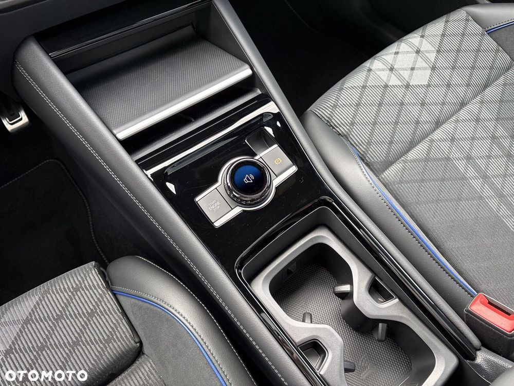 Volkswagen Tiguan - 31