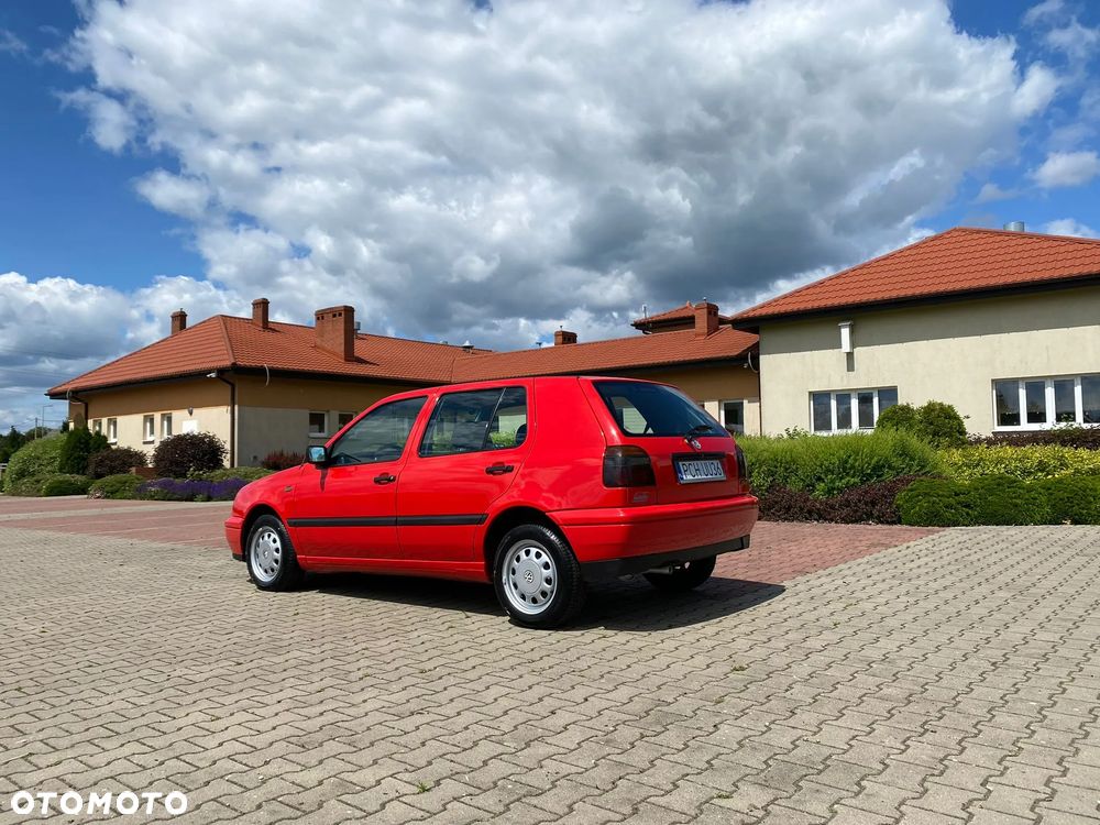 Volkswagen Golf - 10