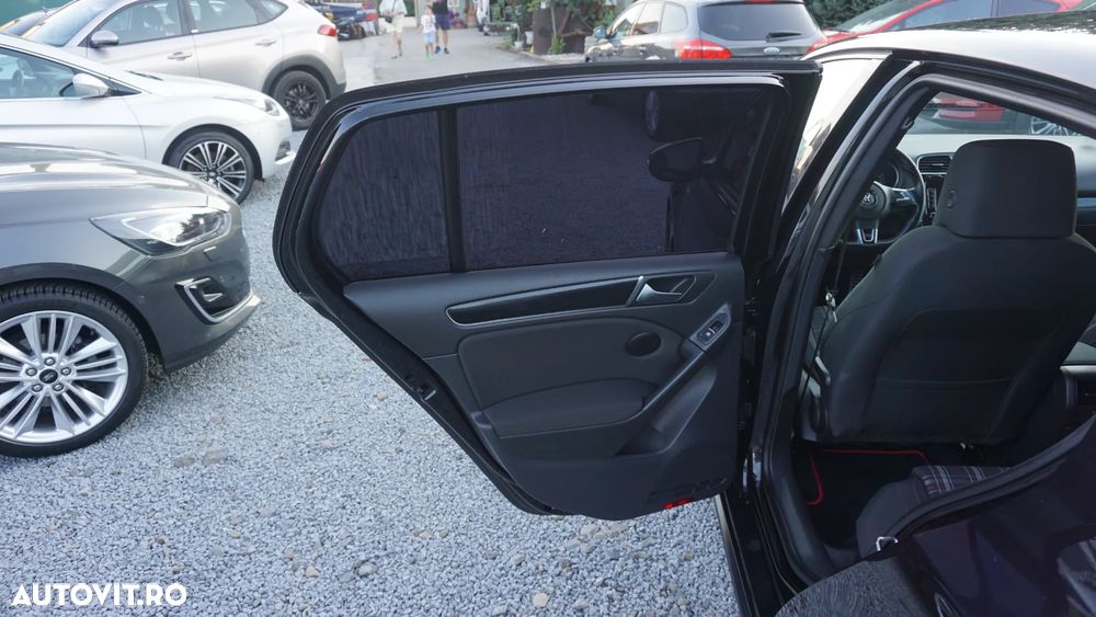 Volkswagen Golf 2.0 GTI - 8