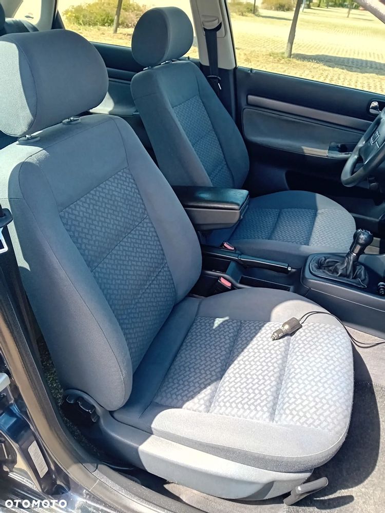 Audi A4 Limousine - 34