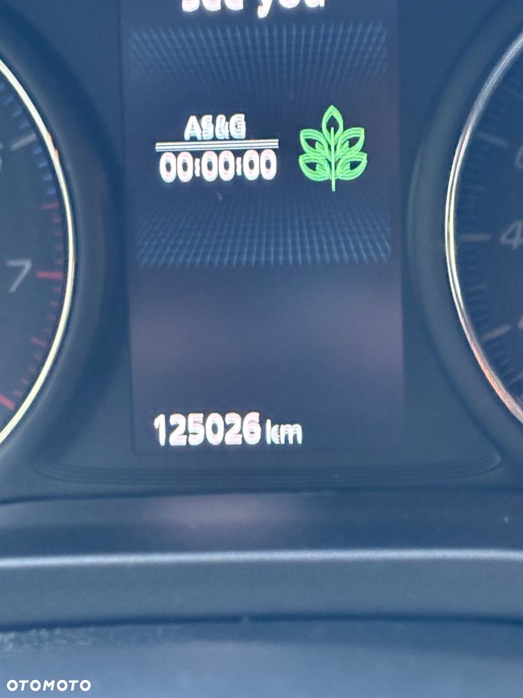 Mitsubishi Outlander 2.0 Instyle + 4WD CVT - 31