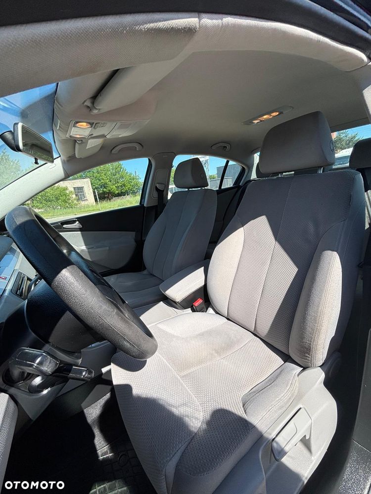 Volkswagen Passat 1.9 TDI Comfortline - 12