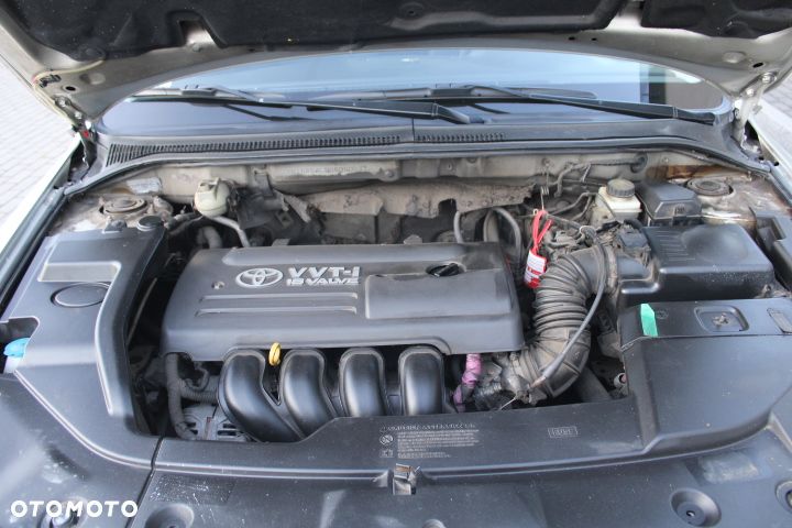 Toyota Avensis 1.8 VVT-i Luna - 15