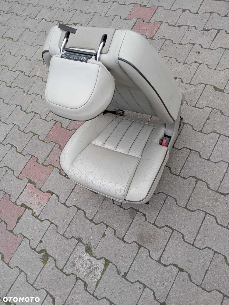 VOLVO XC90 Fotel Tył Prawy Tylny Kanapa Zagłówek Skóra Jasna Beż Executive Regulacja Tapicerka - 4