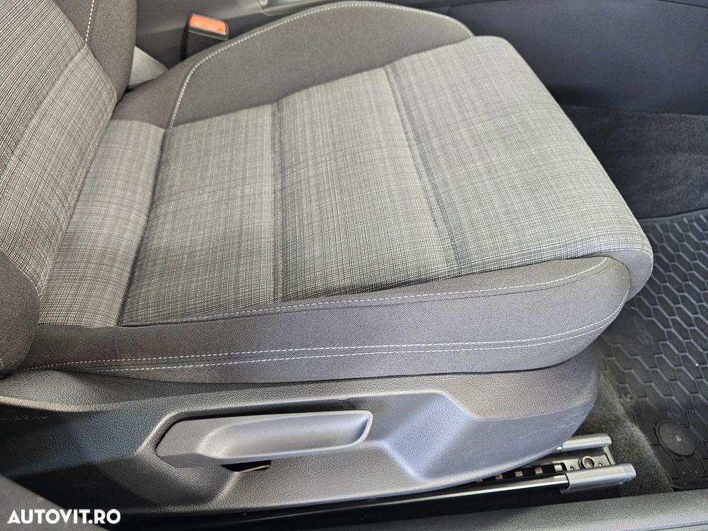 Volkswagen Passat 1.5 TSI ACT DSG Comfortline - 27