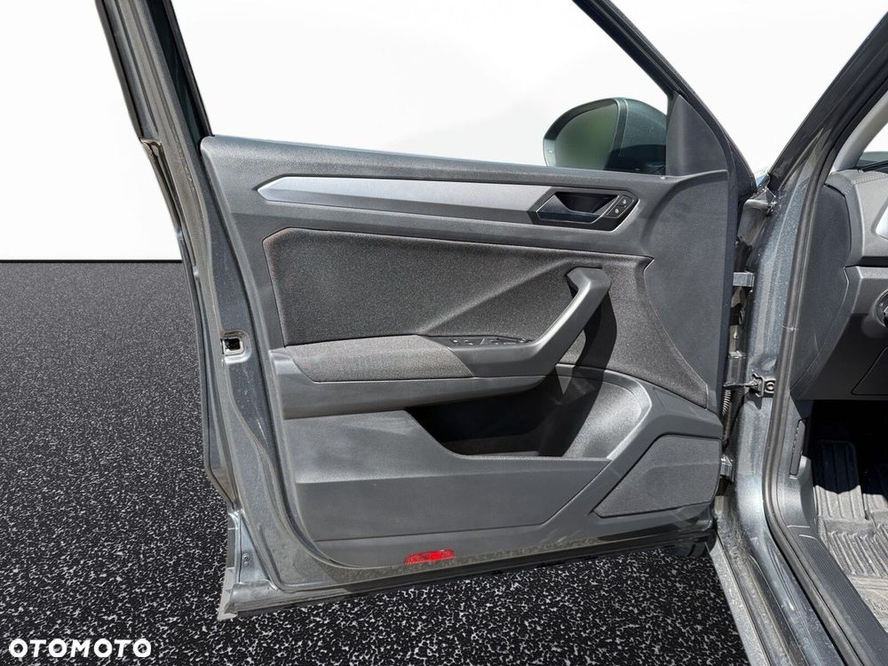 Volkswagen T-Roc - 29