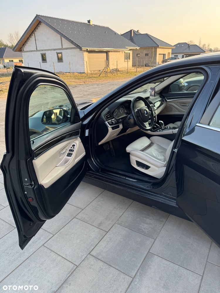 BMW Seria 5 525d xDrive Modern Line - 10