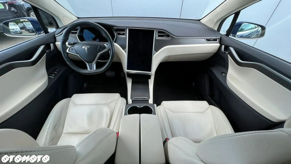 Tesla Model X Long Range Plus - 17