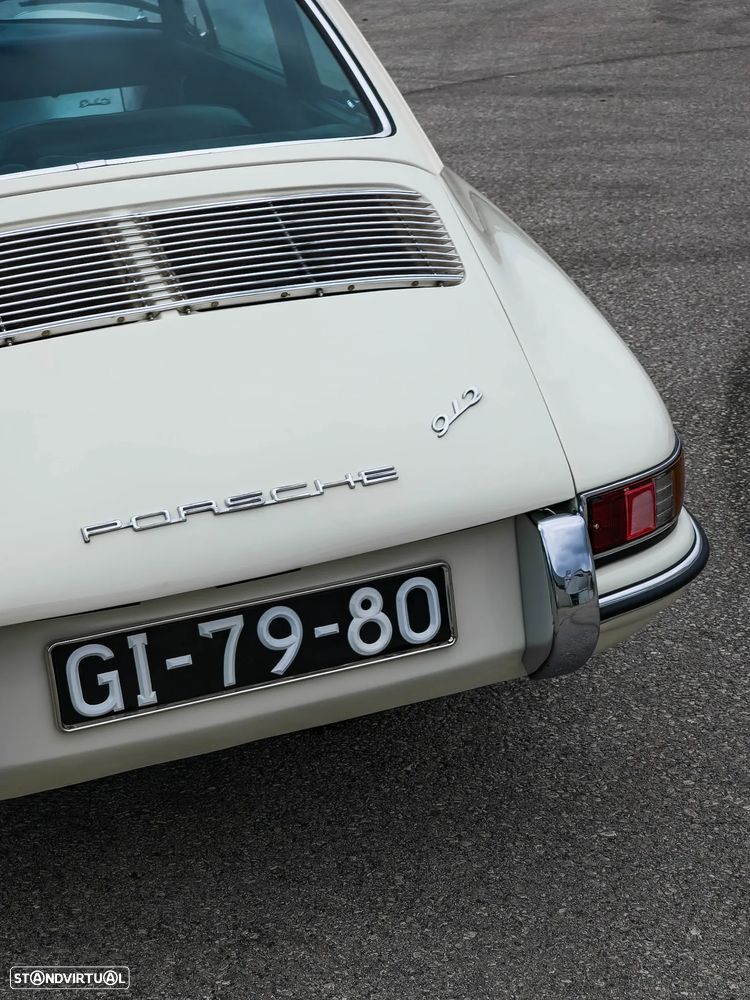 Porsche 911 Série F - 11