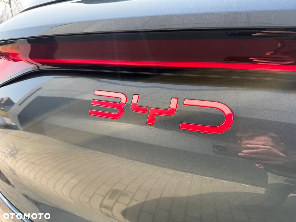 BYD Tang L - 8