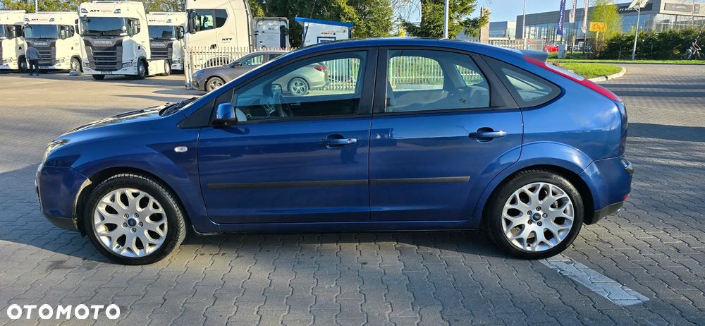 Ford Focus 1.6 16V Sport - 17