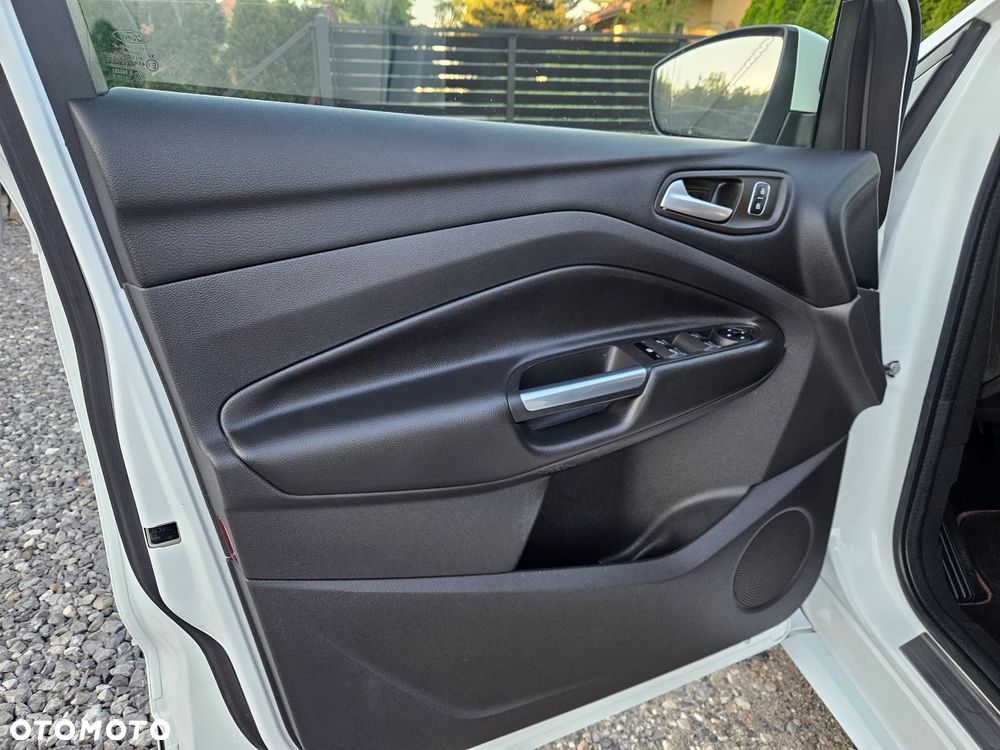 Ford Kuga - 31