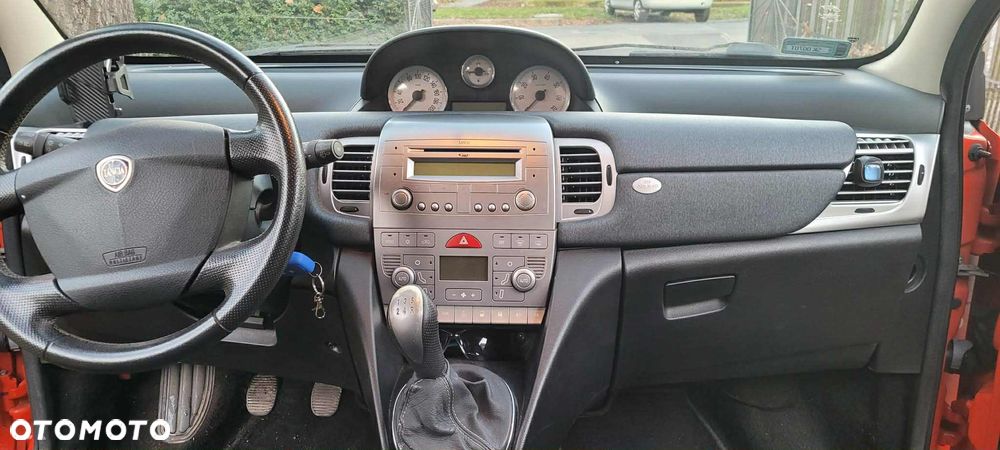 Lancia Ypsilon 1.3 SMomoDesign (4os.) - 8