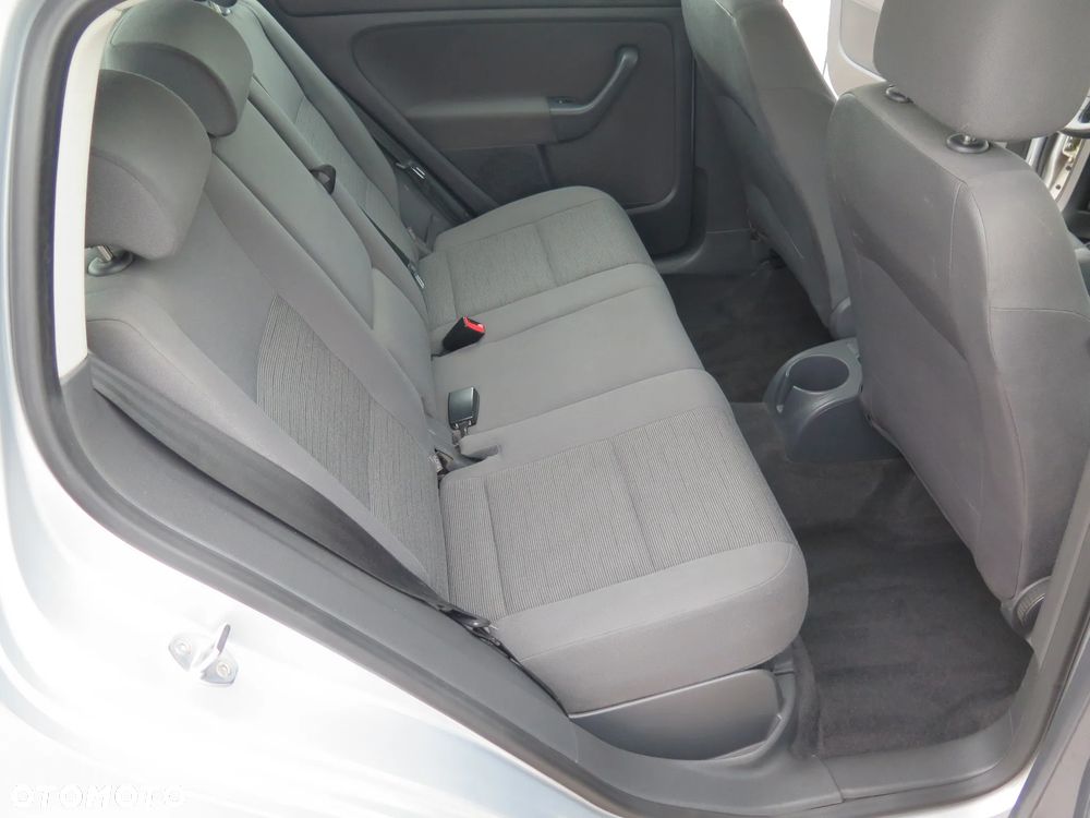 Volkswagen Golf Plus - 24