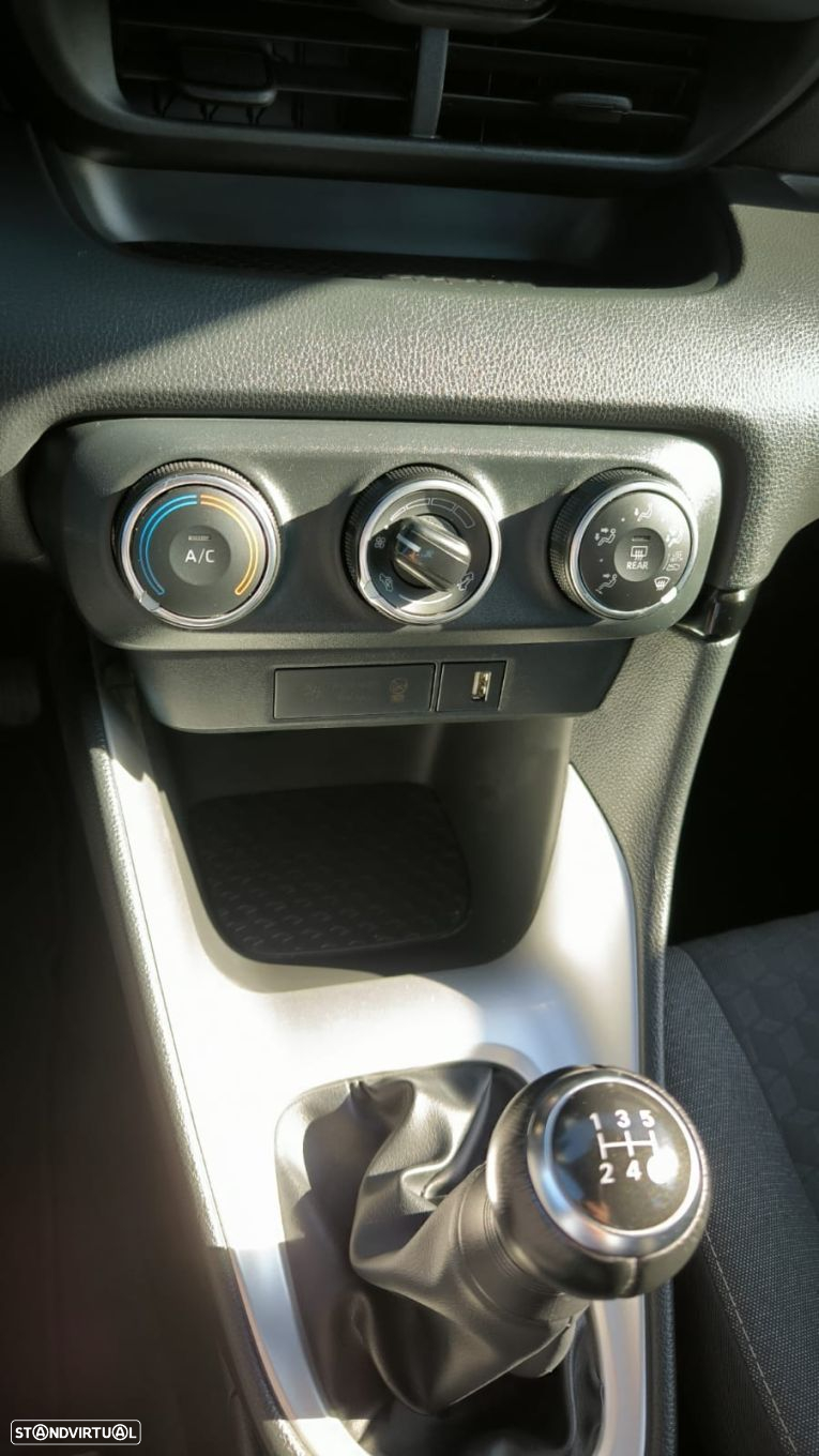 Toyota Yaris - 11