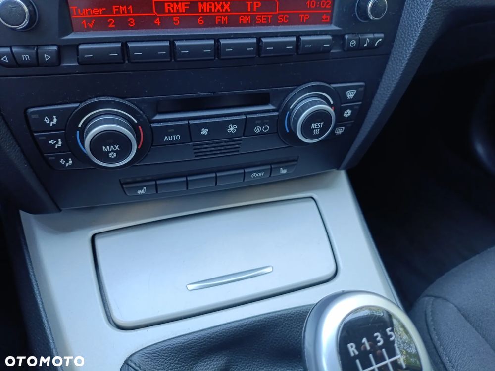 BMW Seria 3 318i Edition Exclusive - 31