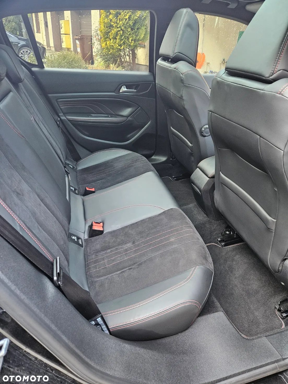 Peugeot 308 1.6 e-THP GT S&S - 12