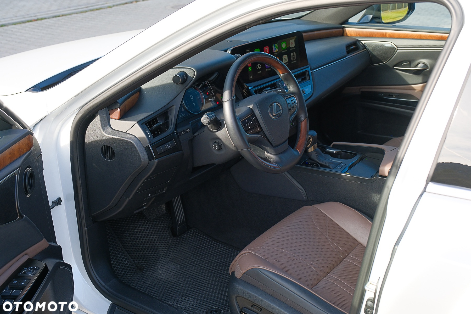Lexus ES 300h Prestige - 21