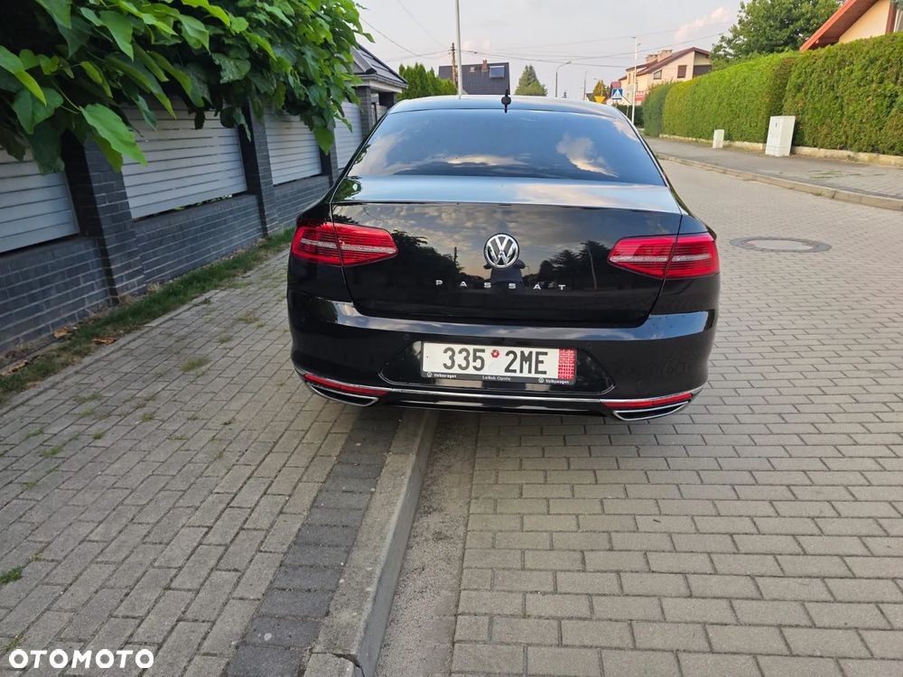 Volkswagen Passat 2.0 TDI (BlueMotion Technology) Highline - 17
