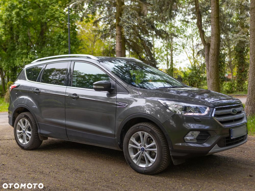 Ford Kuga - 1